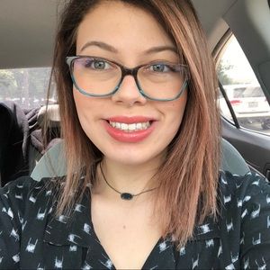 Meet your Posher, Elizabeth